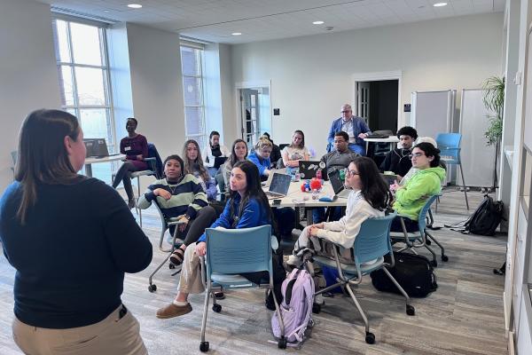 Students attend a resume lab presented by Stuckert Career Center experts and hosted by TEK